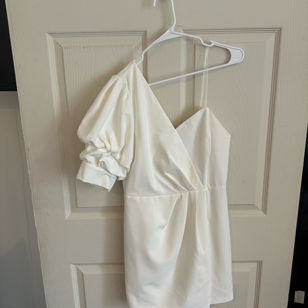 Elegant White One-Shoulder Dress